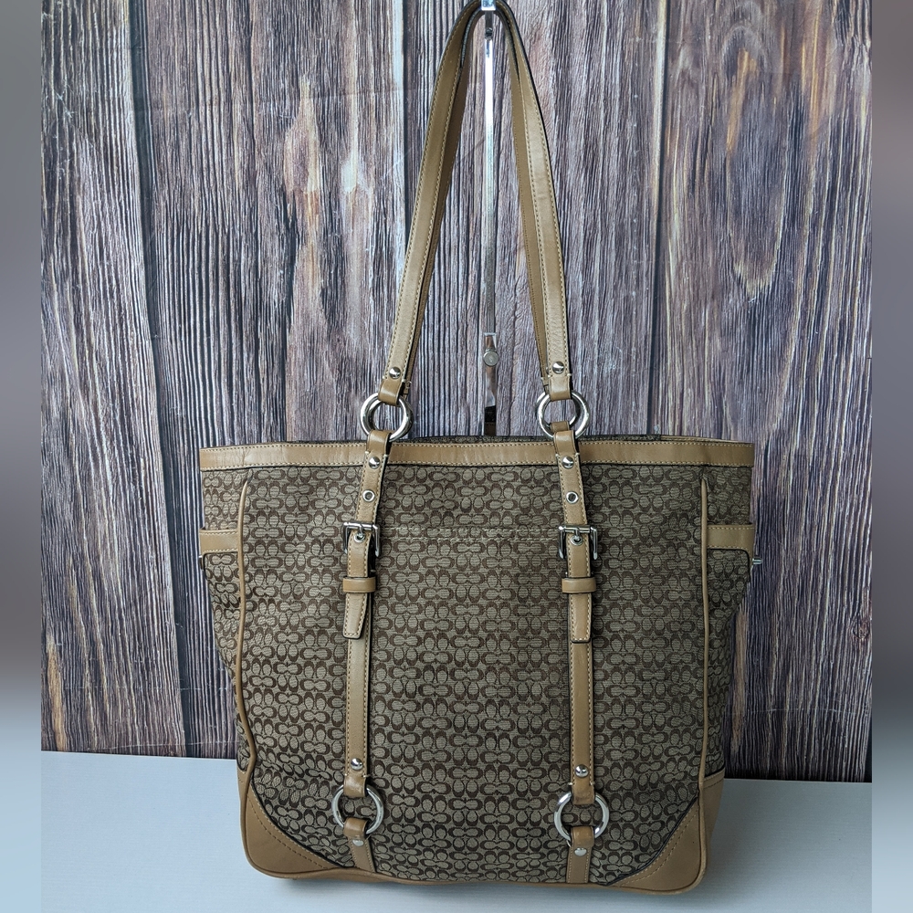 Vintage Coach Signature Gallery Tote, likely the style number F11526